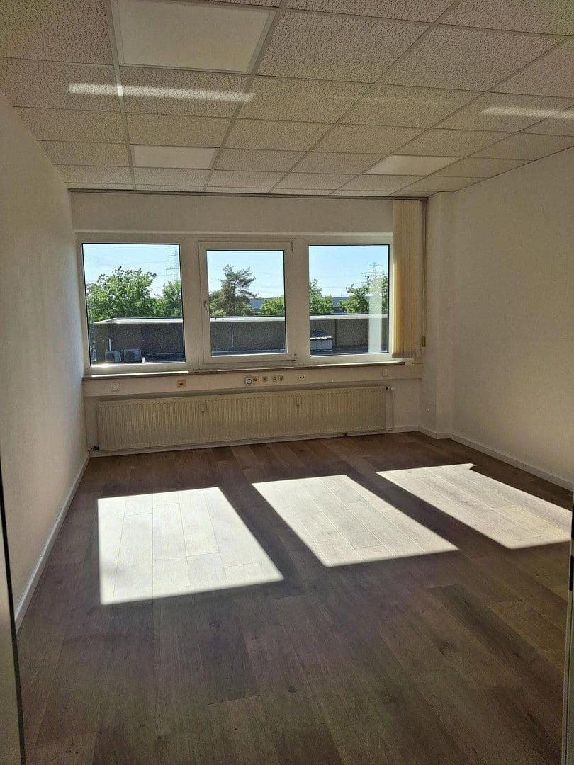 Pronájem kanceláře 55 m², Oststrasse 122 B, Norderstedt, Šlesvicko-Holštýnsko Pronájem kanceláře 55 m², Oststrasse 122 B, Norderstedt, Šlesvicko-Holštýnsko