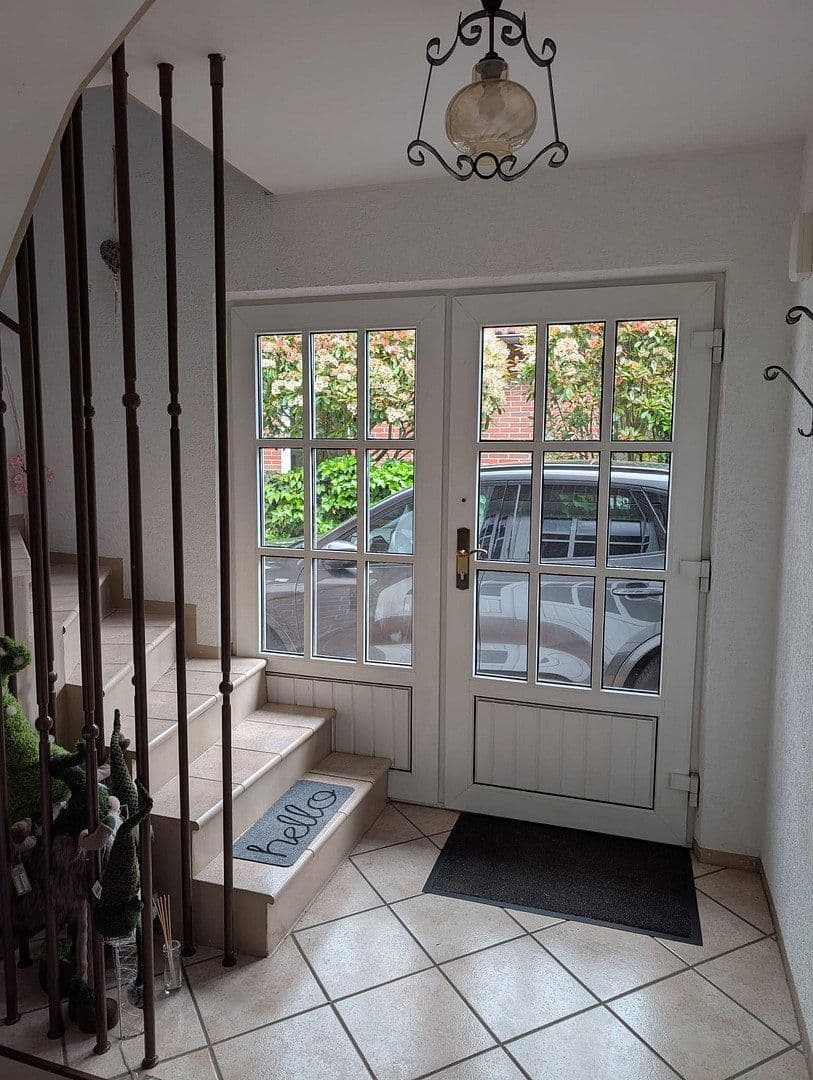 Prodej domu 216 m², pozemek 432 m², Langenfeld (Rheinland), Severní Porýní-Vestfálsko Prodej domu 216 m², pozemek 432 m², Langenfeld (Rheinland), Severní Porýní-Vestfálsko