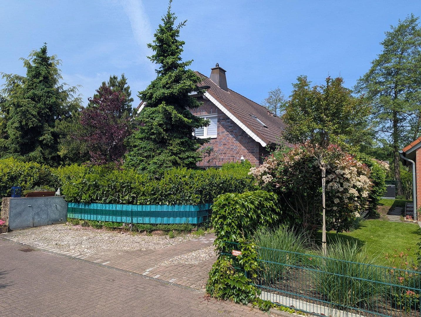 Prodej domu 216 m², pozemek 432 m², Langenfeld (Rheinland), Severní Porýní-Vestfálsko Prodej domu 216 m², pozemek 432 m², Langenfeld (Rheinland), Severní Porýní-Vestfálsko