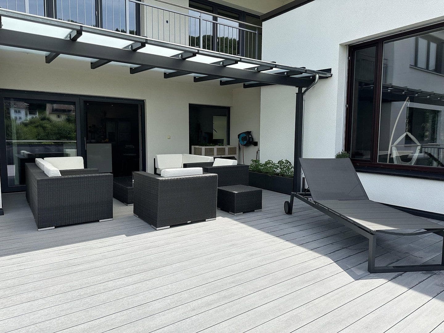 Pronájem bytu 6+1 304 m², Badstr. 131, Egloffstein, Bavorsko Pronájem bytu 6+1 304 m², Badstr. 131, Egloffstein, Bavorsko