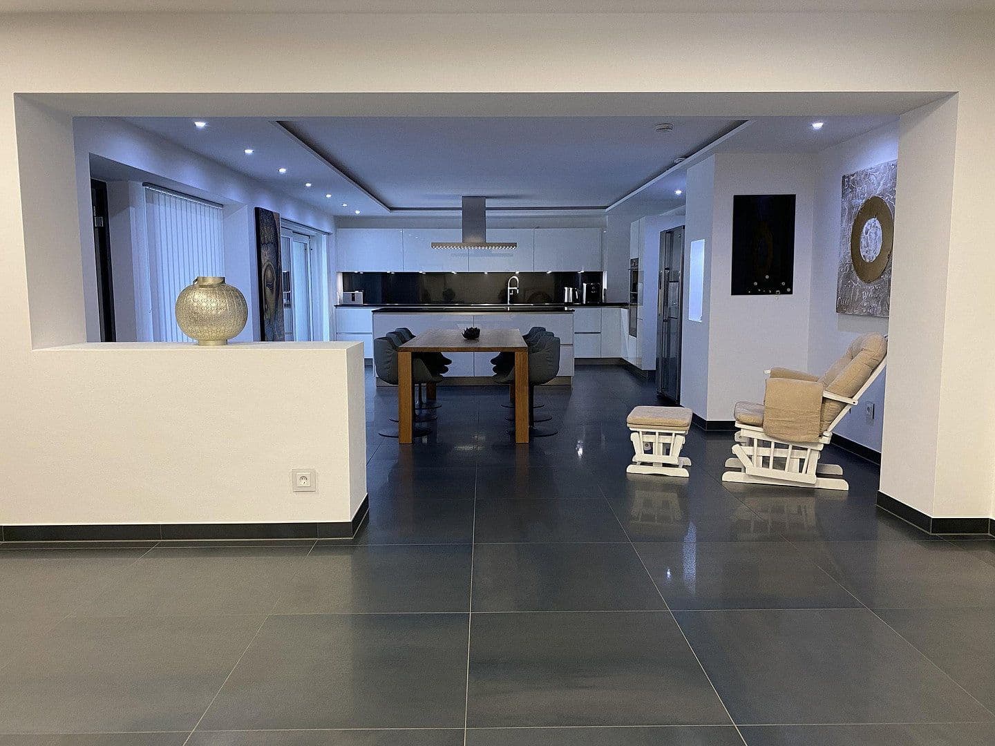 Pronájem bytu 6+1 304 m², Badstr. 131, Egloffstein, Bavorsko Pronájem bytu 6+1 304 m², Badstr. 131, Egloffstein, Bavorsko