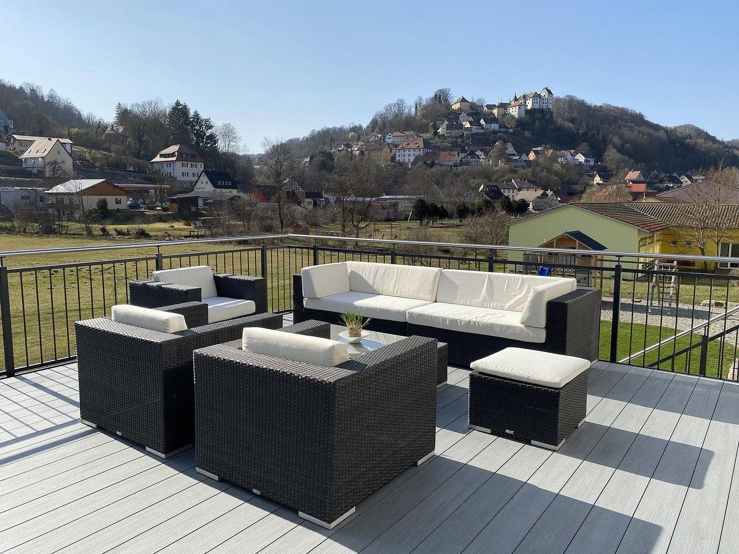 Pronájem bytu 6+1 304 m², Badstr. 131, Egloffstein, Bavorsko Pronájem bytu 6+1 304 m², Badstr. 131, Egloffstein, Bavorsko