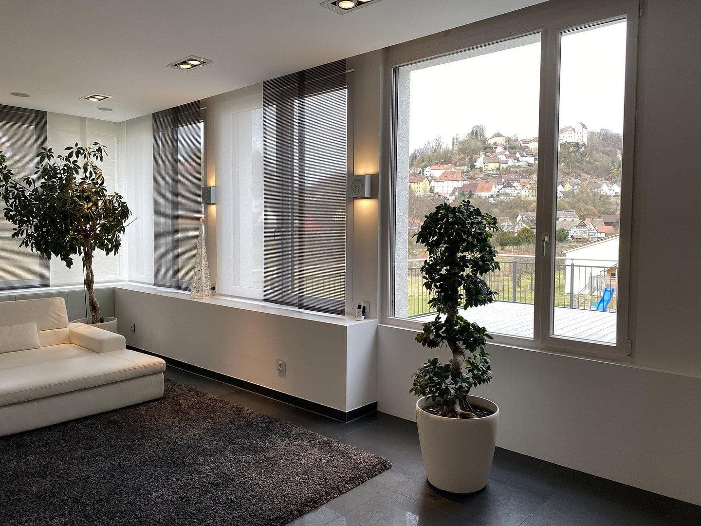 Pronájem bytu 6+1 304 m², Badstr. 131, Egloffstein, Bavorsko Pronájem bytu 6+1 304 m², Badstr. 131, Egloffstein, Bavorsko