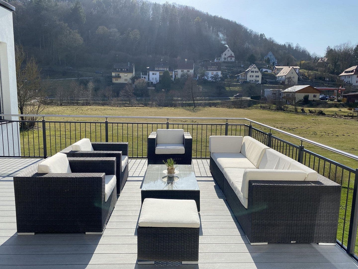 Pronájem bytu 6+1 304 m², Badstr. 131, Egloffstein, Bavorsko Pronájem bytu 6+1 304 m², Badstr. 131, Egloffstein, Bavorsko