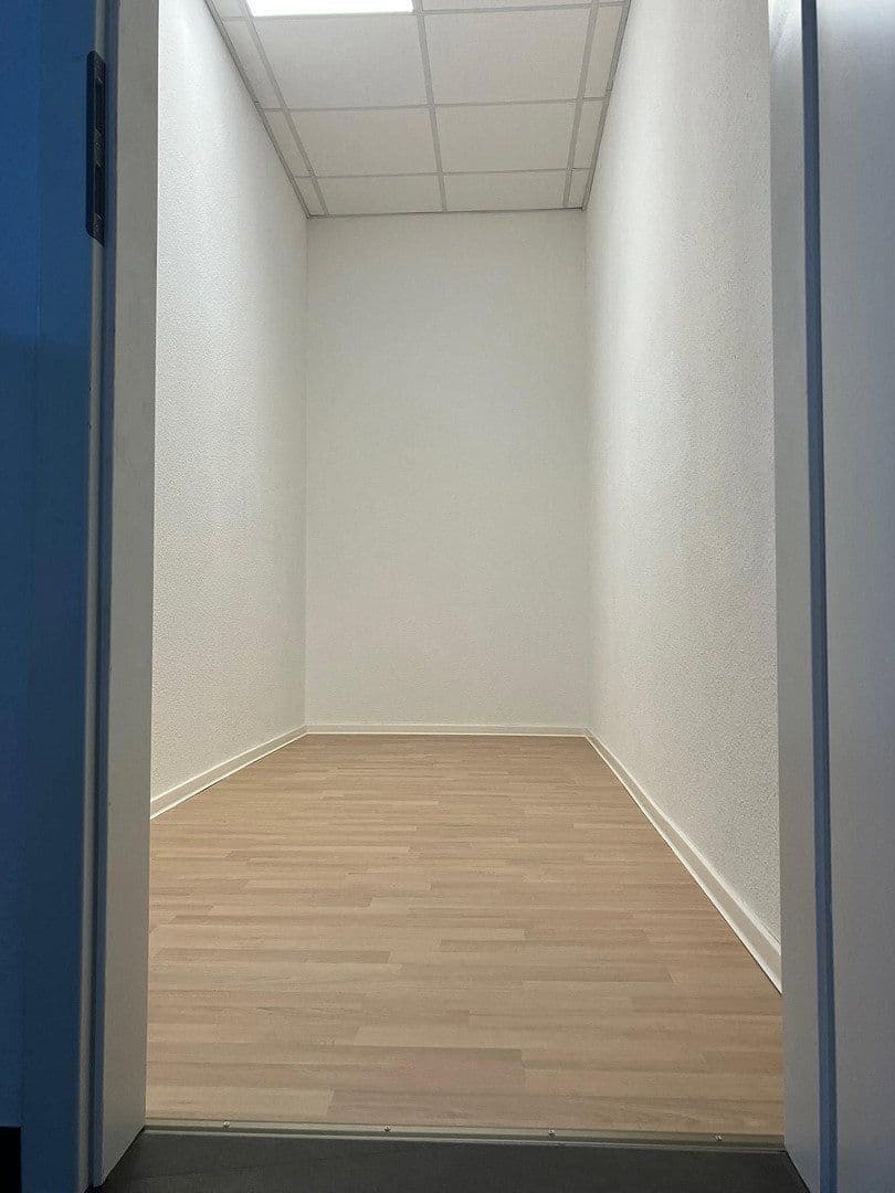 Pronájem bytu 2+kk 68 m², Hohenheimer Str. 11, Leinfelden-Echterdingen, Bádensko-Württembersko Pronájem bytu 2+kk 68 m², Hohenheimer Str. 11, Leinfelden-Echterdingen, Bádensko-Württembersko