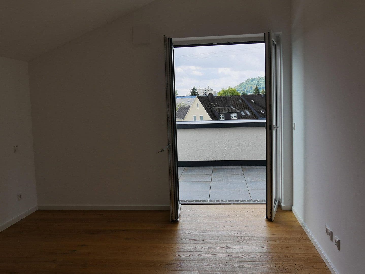 Pronájem bytu 4+1 114 m², Trier, Porýní-Falc Pronájem bytu 4+1 114 m², Trier, Porýní-Falc