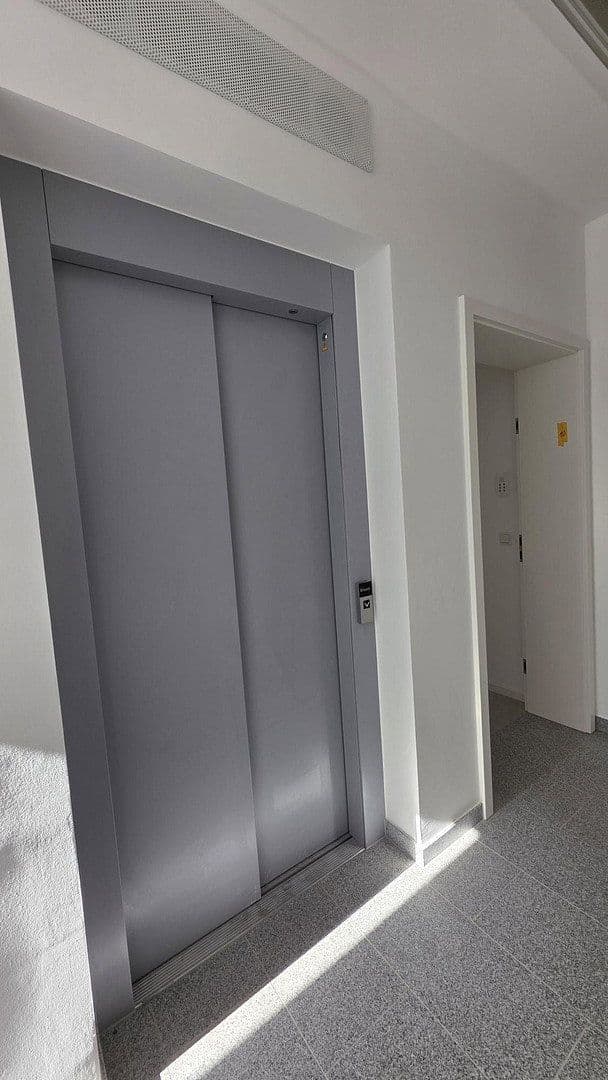 Pronájem bytu 4+1 114 m², Trier, Porýní-Falc Pronájem bytu 4+1 114 m², Trier, Porýní-Falc
