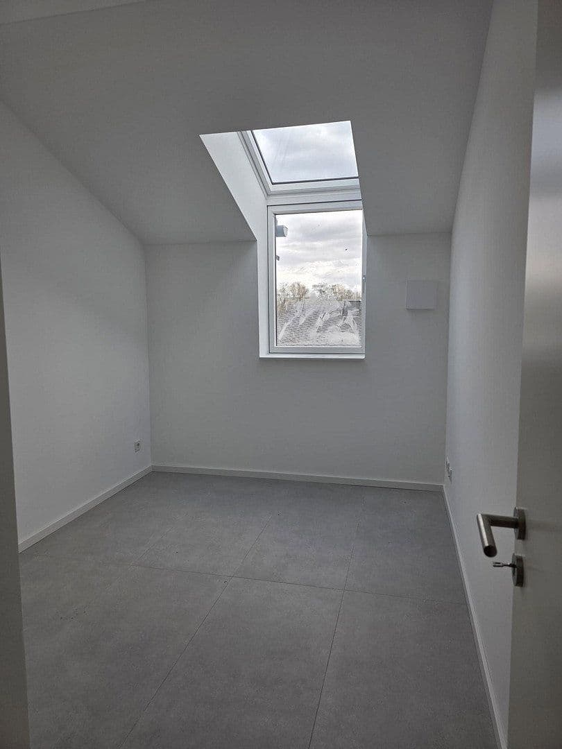 Pronájem bytu 4+1 114 m², Trier, Porýní-Falc Pronájem bytu 4+1 114 m², Trier, Porýní-Falc