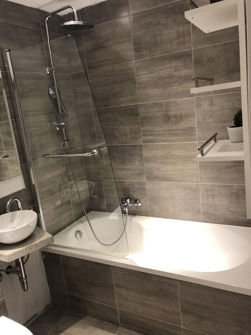Pronájem bytu 1+1 25 m², Liebigstrasse 12, Karlsruhe, Bádensko-Württembersko Pronájem bytu 1+1 25 m², Liebigstrasse 12, Karlsruhe, Bádensko-Württembersko