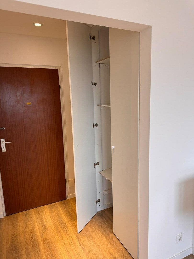 Pronájem bytu 1+1 25 m², Liebigstrasse 12, Karlsruhe, Bádensko-Württembersko Pronájem bytu 1+1 25 m², Liebigstrasse 12, Karlsruhe, Bádensko-Württembersko