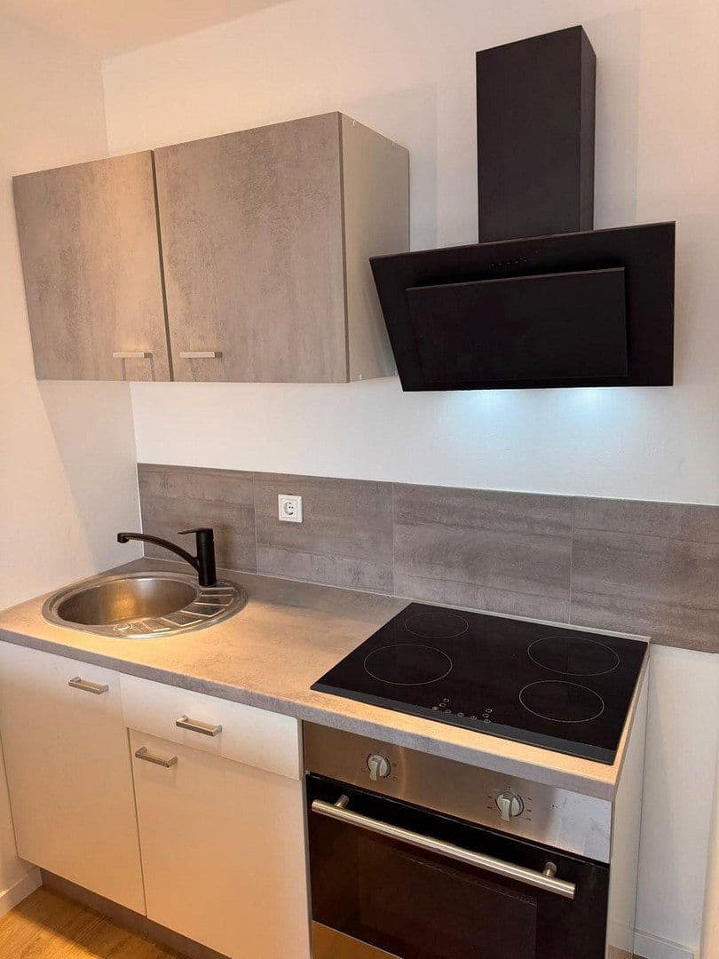 Pronájem bytu 1+1 25 m², Liebigstrasse 12, Karlsruhe, Bádensko-Württembersko Pronájem bytu 1+1 25 m², Liebigstrasse 12, Karlsruhe, Bádensko-Württembersko