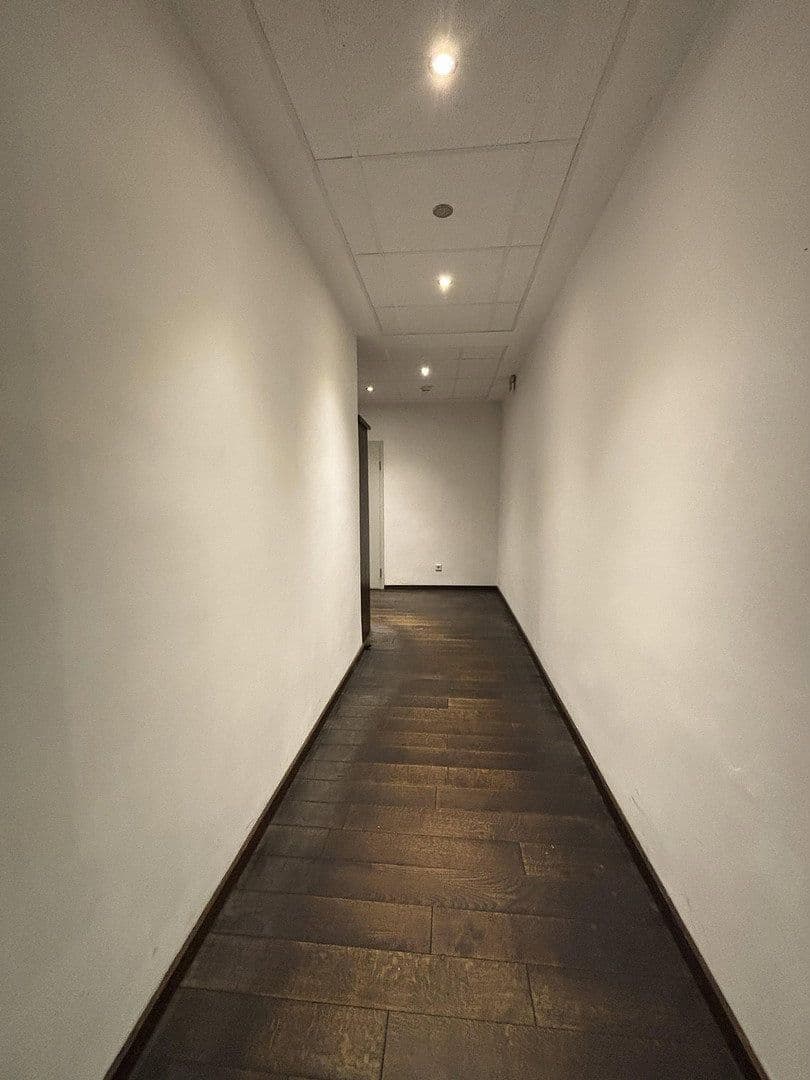Pronájem nebytového prostoru 529 m², Markt 30, Osnabrück, Dolní Sasko Pronájem nebytového prostoru 529 m², Markt 30, Osnabrück, Dolní Sasko