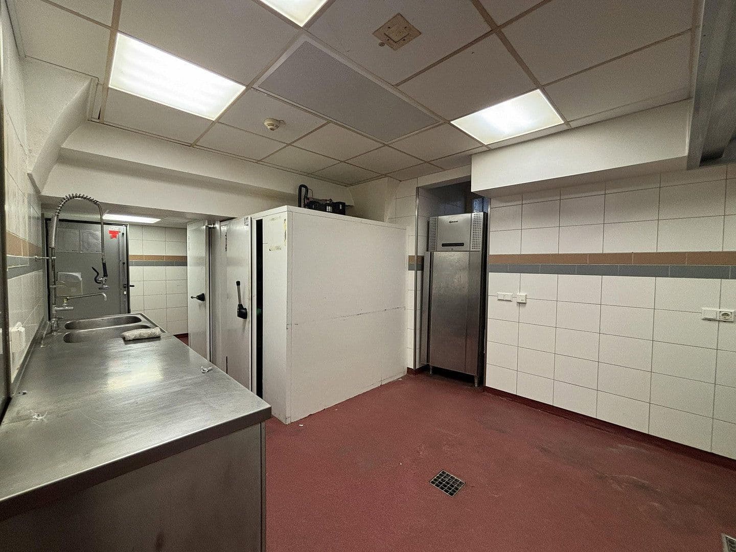 Pronájem nebytového prostoru 529 m², Markt 30, Osnabrück, Dolní Sasko Pronájem nebytového prostoru 529 m², Markt 30, Osnabrück, Dolní Sasko