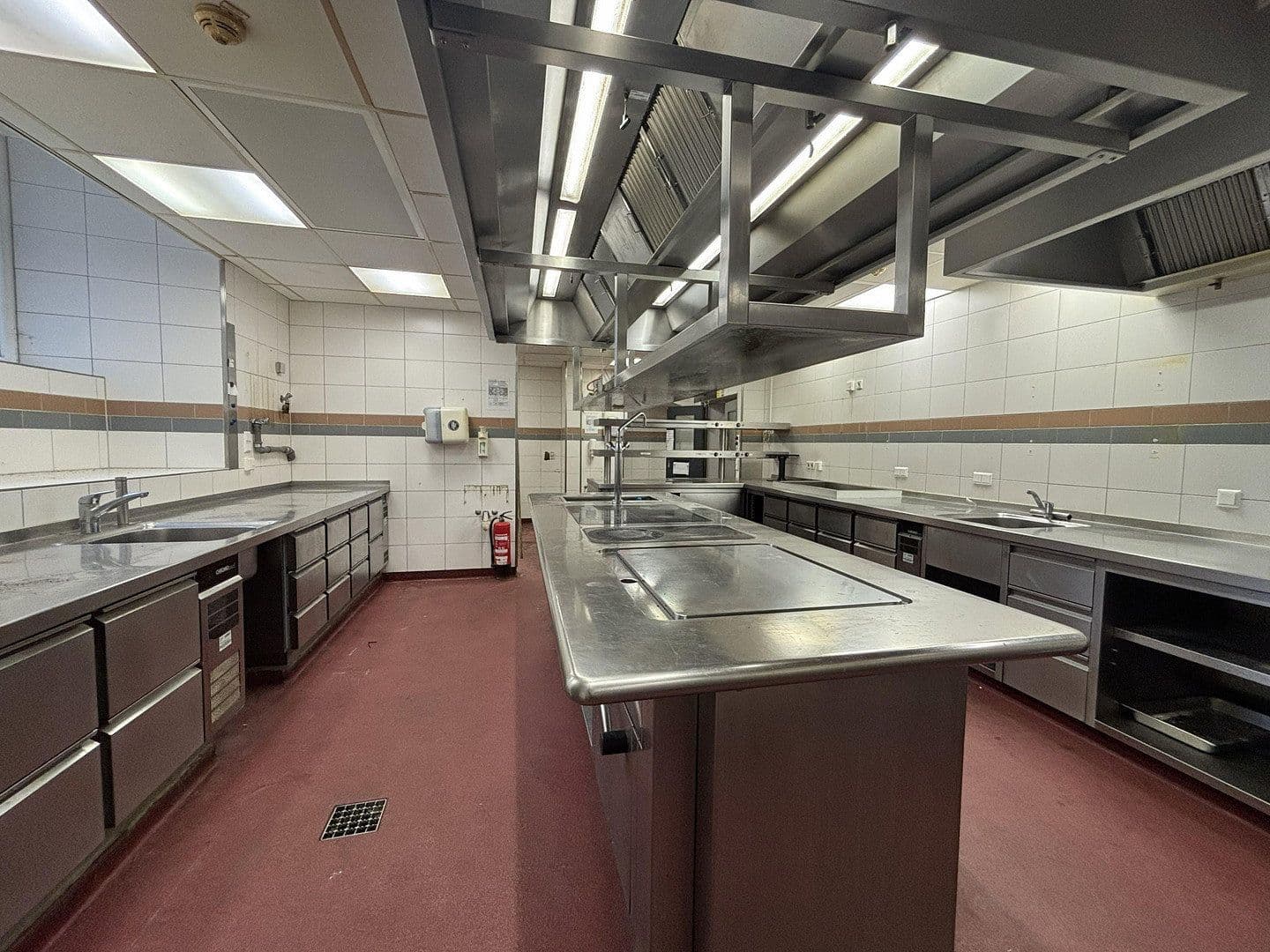 Pronájem nebytového prostoru 529 m², Markt 30, Osnabrück, Dolní Sasko Pronájem nebytového prostoru 529 m², Markt 30, Osnabrück, Dolní Sasko