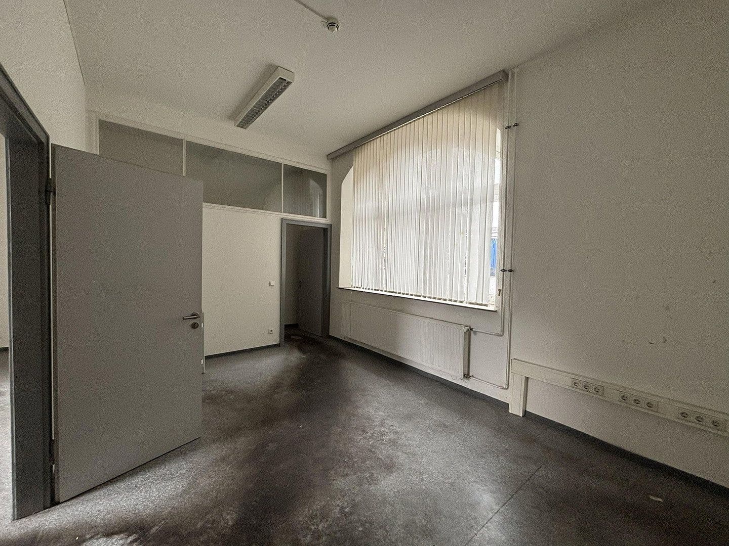 Pronájem nebytového prostoru 529 m², Markt 30, Osnabrück, Dolní Sasko Pronájem nebytového prostoru 529 m², Markt 30, Osnabrück, Dolní Sasko