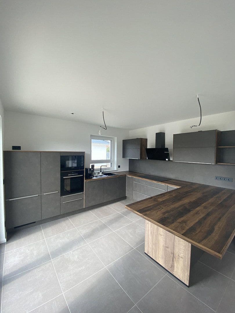 Prodej domu 151 m², pozemek 980 m², Ponnsdorfer Weg 4 A, Sonnewalde, Braniborsko Prodej domu 151 m², pozemek 980 m², Ponnsdorfer Weg 4 A, Sonnewalde, Braniborsko