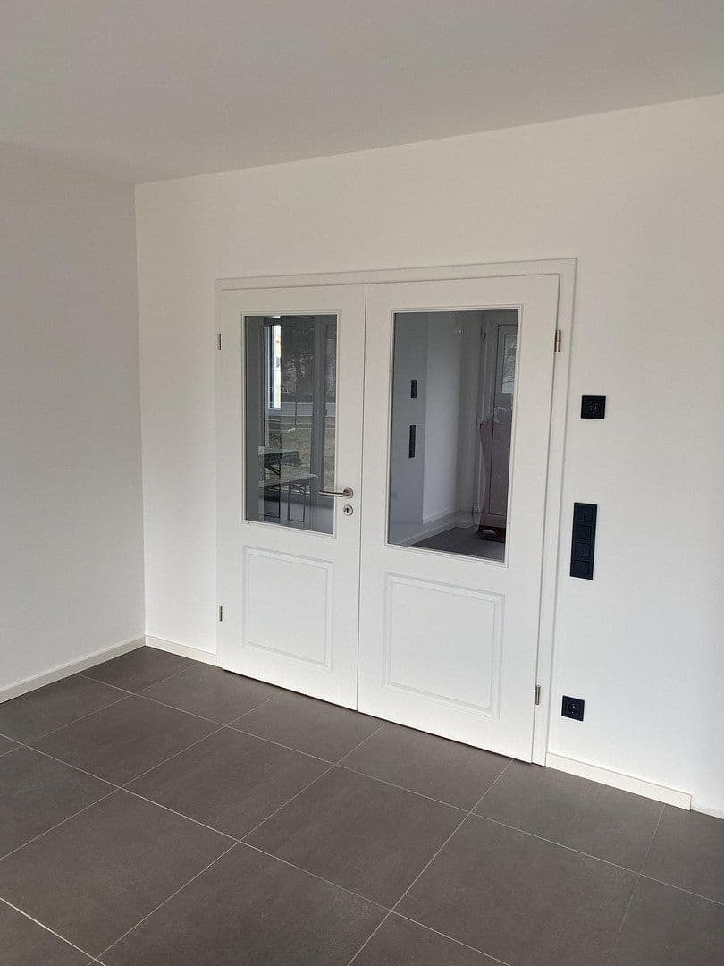 Prodej domu 151 m², pozemek 980 m², Ponnsdorfer Weg 4 A, Sonnewalde, Braniborsko Prodej domu 151 m², pozemek 980 m², Ponnsdorfer Weg 4 A, Sonnewalde, Braniborsko