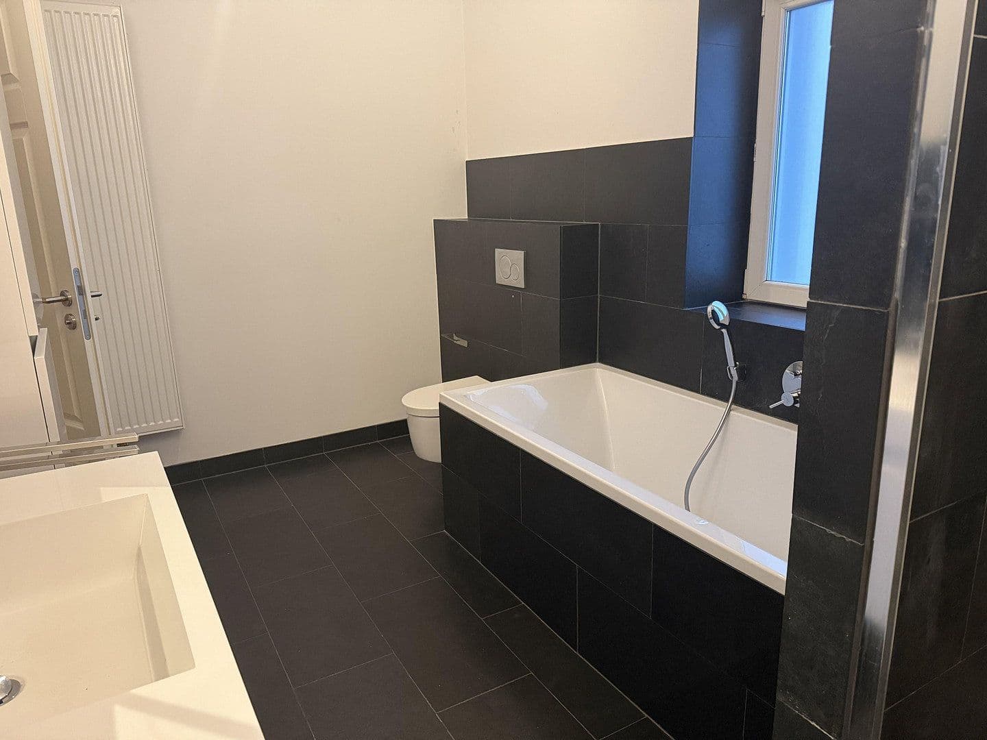 Pronájem domu 120 m², pozemek 200 m², Frankfurt, Hessen Pronájem domu 120 m², pozemek 200 m², Frankfurt, Hessen