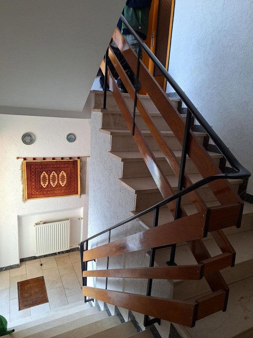 Prodej domu 383 m², pozemek 1.457 m², Schwaigener Str. 28, Mamming, Bavorsko Prodej domu 383 m², pozemek 1.457 m², Schwaigener Str. 28, Mamming, Bavorsko
