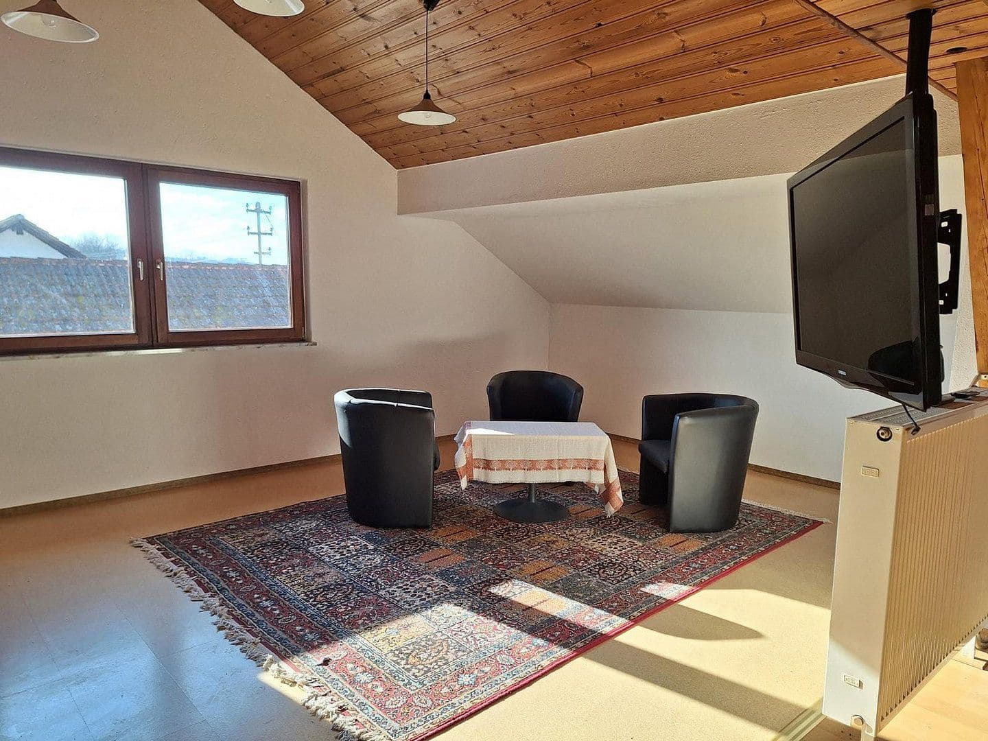 Prodej domu 383 m², pozemek 1.457 m², Schwaigener Str. 28, Mamming, Bavorsko Prodej domu 383 m², pozemek 1.457 m², Schwaigener Str. 28, Mamming, Bavorsko