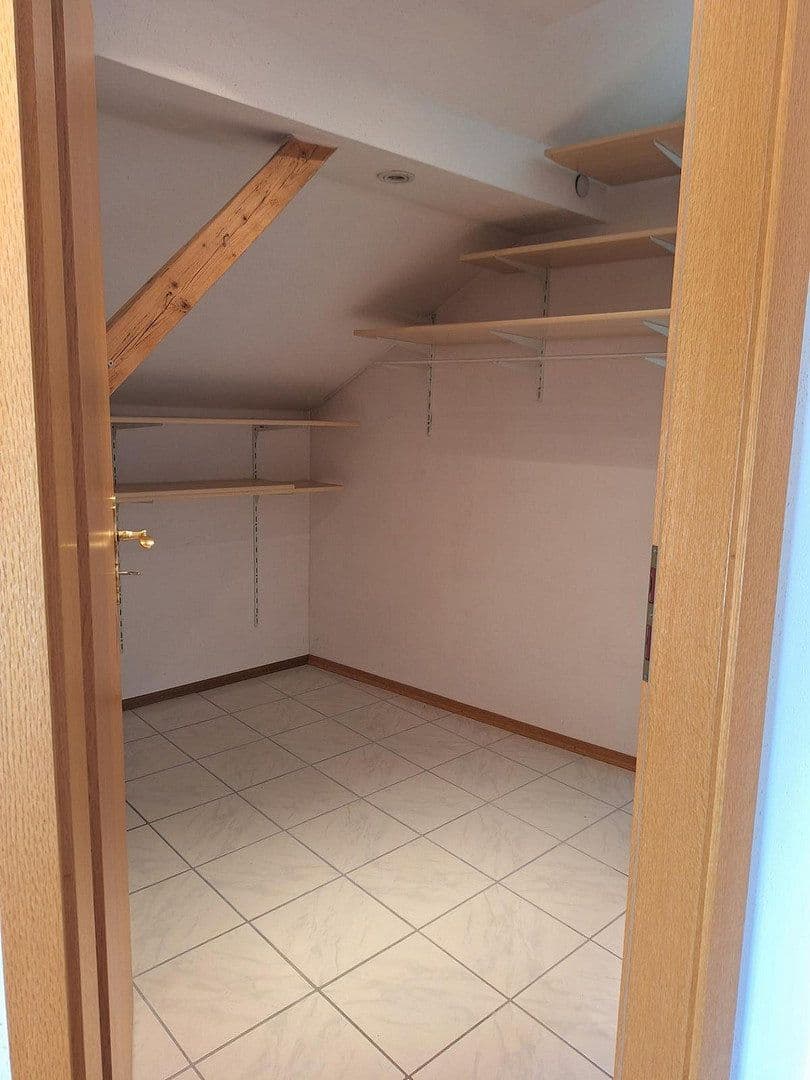 Prodej domu 383 m², pozemek 1.457 m², Schwaigener Str. 28, Mamming, Bavorsko Prodej domu 383 m², pozemek 1.457 m², Schwaigener Str. 28, Mamming, Bavorsko
