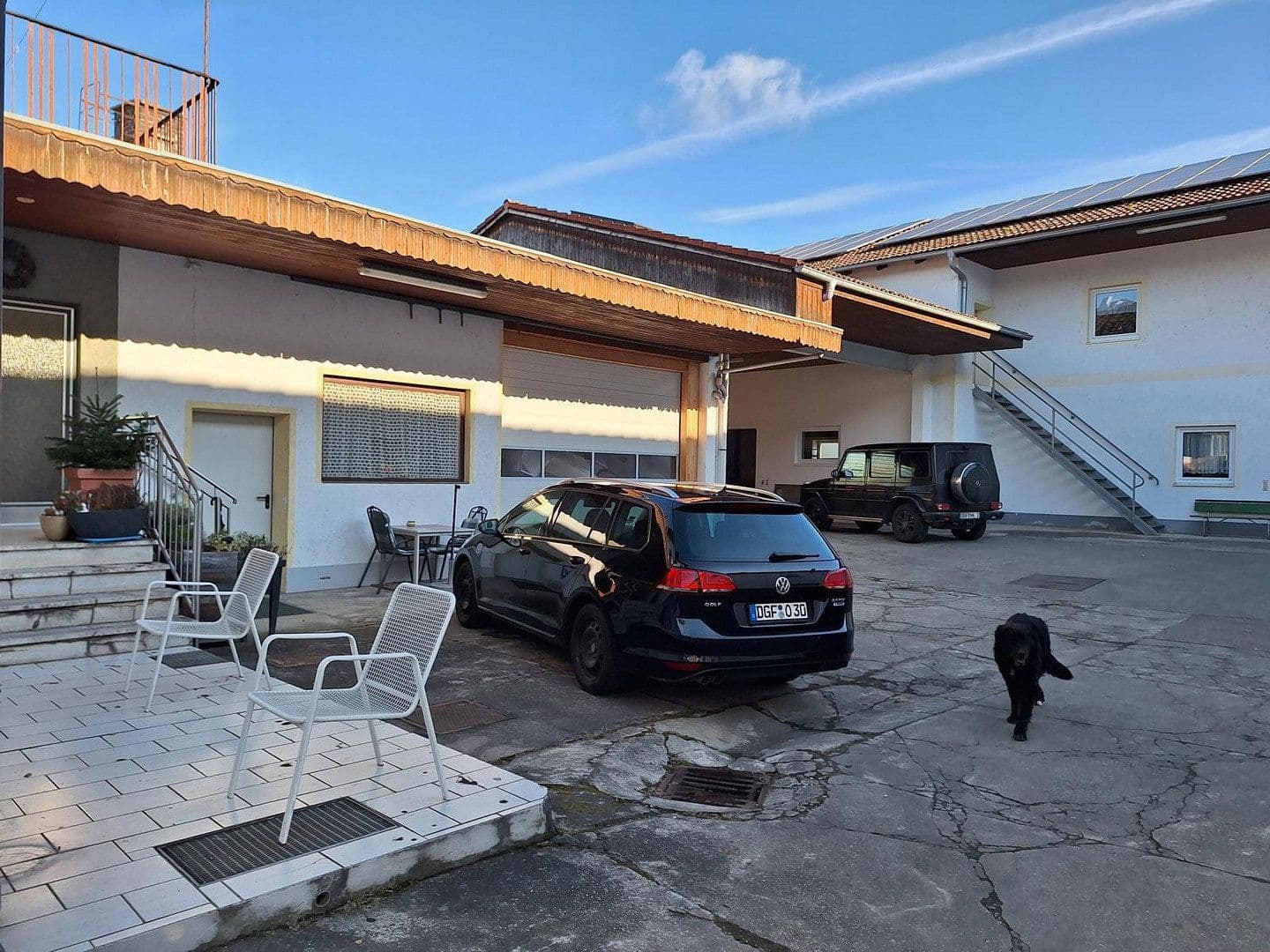 Prodej domu 383 m², pozemek 1.457 m², Schwaigener Str. 28, Mamming, Bavorsko Prodej domu 383 m², pozemek 1.457 m², Schwaigener Str. 28, Mamming, Bavorsko