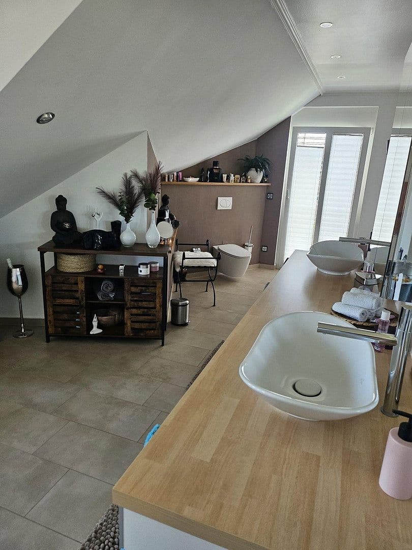 Prodej domu 215 m², pozemek 1.000 m², Voerde (Niederrhein), Severní Porýní-Vestfálsko Prodej domu 215 m², pozemek 1.000 m², Voerde (Niederrhein), Severní Porýní-Vestfálsko