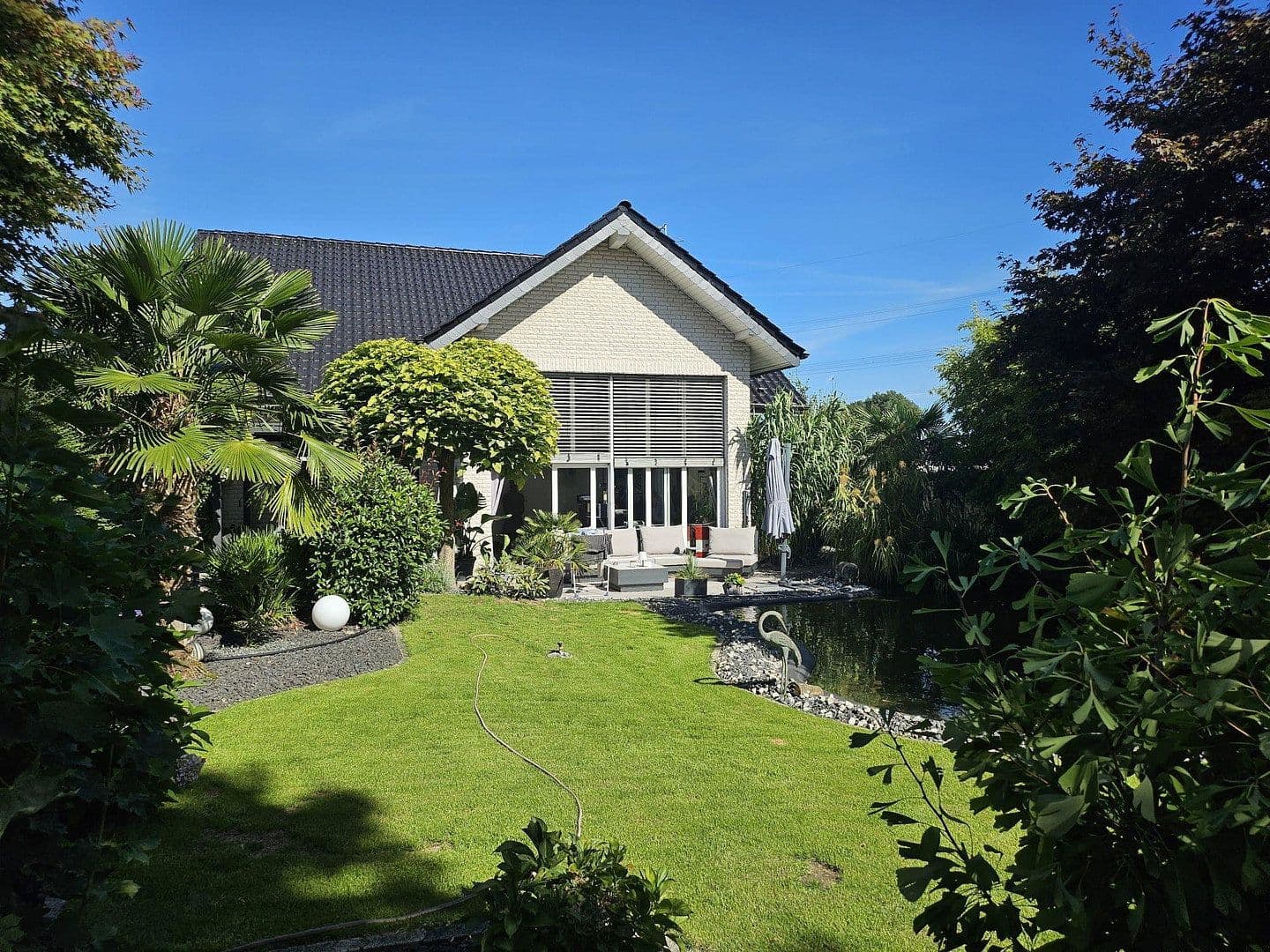 Prodej domu 215 m², pozemek 1.000 m², Voerde (Niederrhein), Severní Porýní-Vestfálsko Prodej domu 215 m², pozemek 1.000 m², Voerde (Niederrhein), Severní Porýní-Vestfálsko