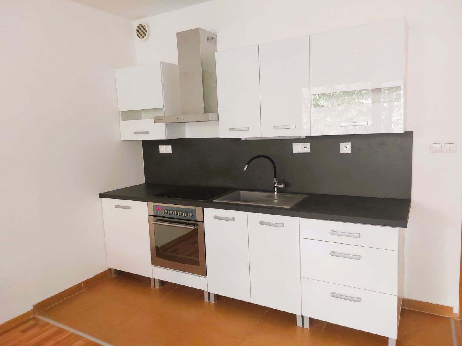 Pronájem bytu 1+kk 40 m², Babická, Praha, Praha Pronájem bytu 1+kk 40 m², Babická, Praha, Praha