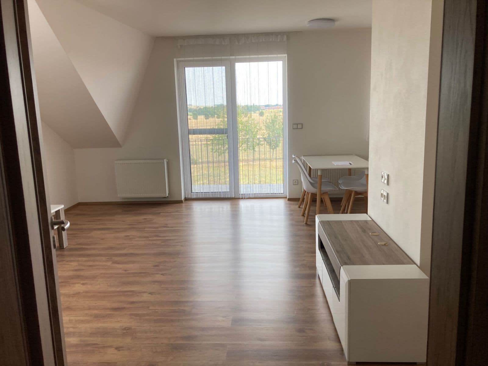 Pronájem bytu 3+kk 78 m², Ve Dvojích, Jiříkovice, Jihomoravský kraj Pronájem bytu 3+kk 78 m², Ve Dvojích, Jiříkovice, Jihomoravský kraj