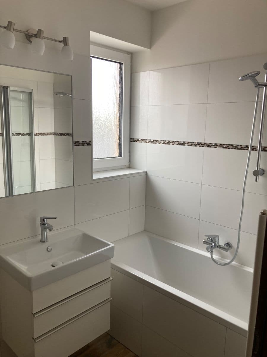 Pronájem bytu 3+kk 78 m², Ve Dvojích, Jiříkovice, Jihomoravský kraj Pronájem bytu 3+kk 78 m², Ve Dvojích, Jiříkovice, Jihomoravský kraj