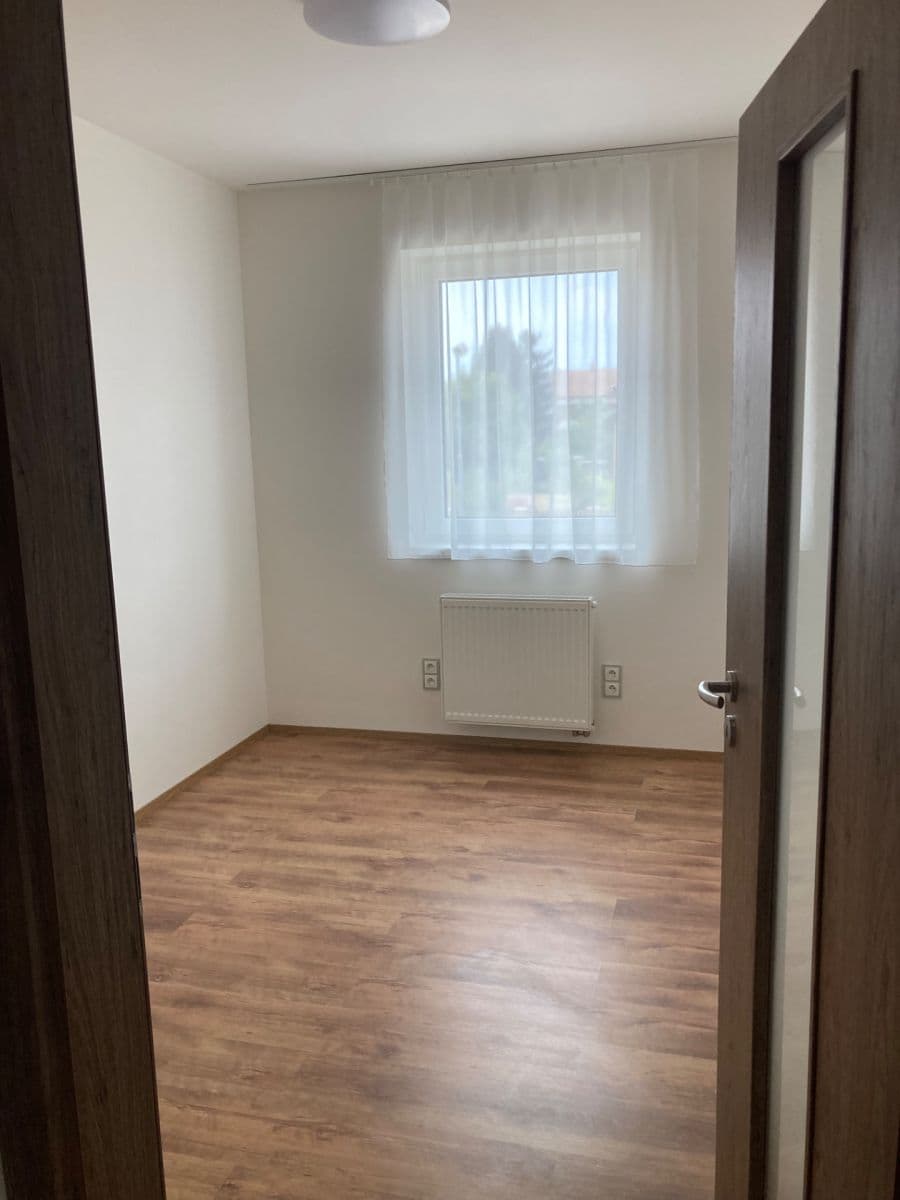 Pronájem bytu 3+kk 78 m², Ve Dvojích, Jiříkovice, Jihomoravský kraj Pronájem bytu 3+kk 78 m², Ve Dvojích, Jiříkovice, Jihomoravský kraj