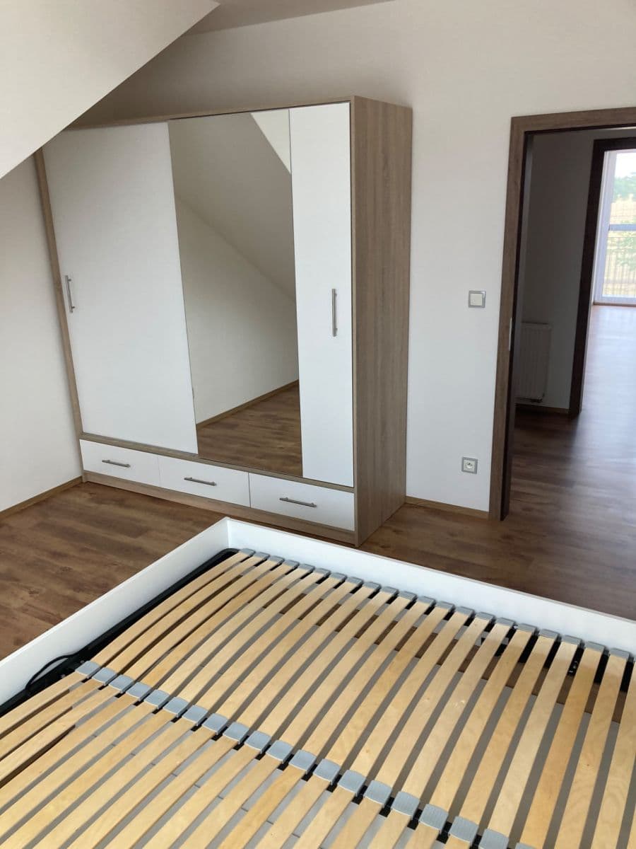 Pronájem bytu 3+kk 78 m², Ve Dvojích, Jiříkovice, Jihomoravský kraj Pronájem bytu 3+kk 78 m², Ve Dvojích, Jiříkovice, Jihomoravský kraj