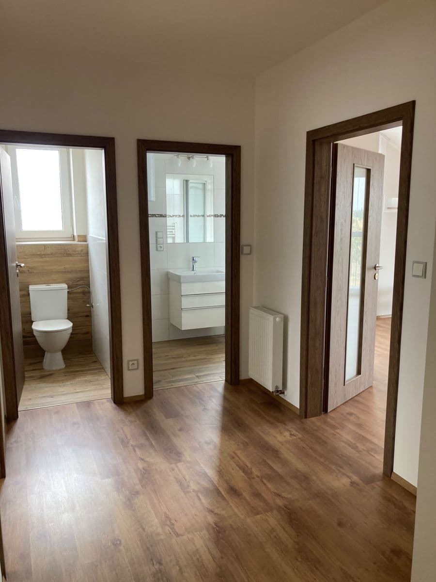 Pronájem bytu 3+kk 78 m², Ve Dvojích, Jiříkovice, Jihomoravský kraj Pronájem bytu 3+kk 78 m², Ve Dvojích, Jiříkovice, Jihomoravský kraj