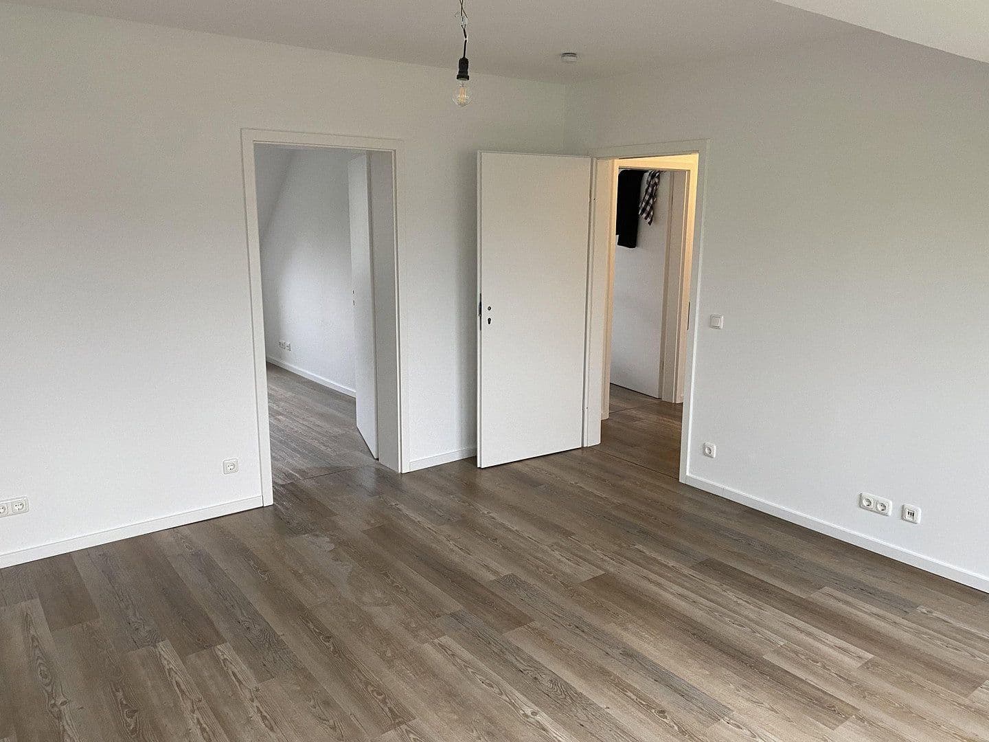 Prodej domu 670 m², pozemek 1.041 m², Köln, Severní Porýní-Vestfálsko Prodej domu 670 m², pozemek 1.041 m², Köln, Severní Porýní-Vestfálsko