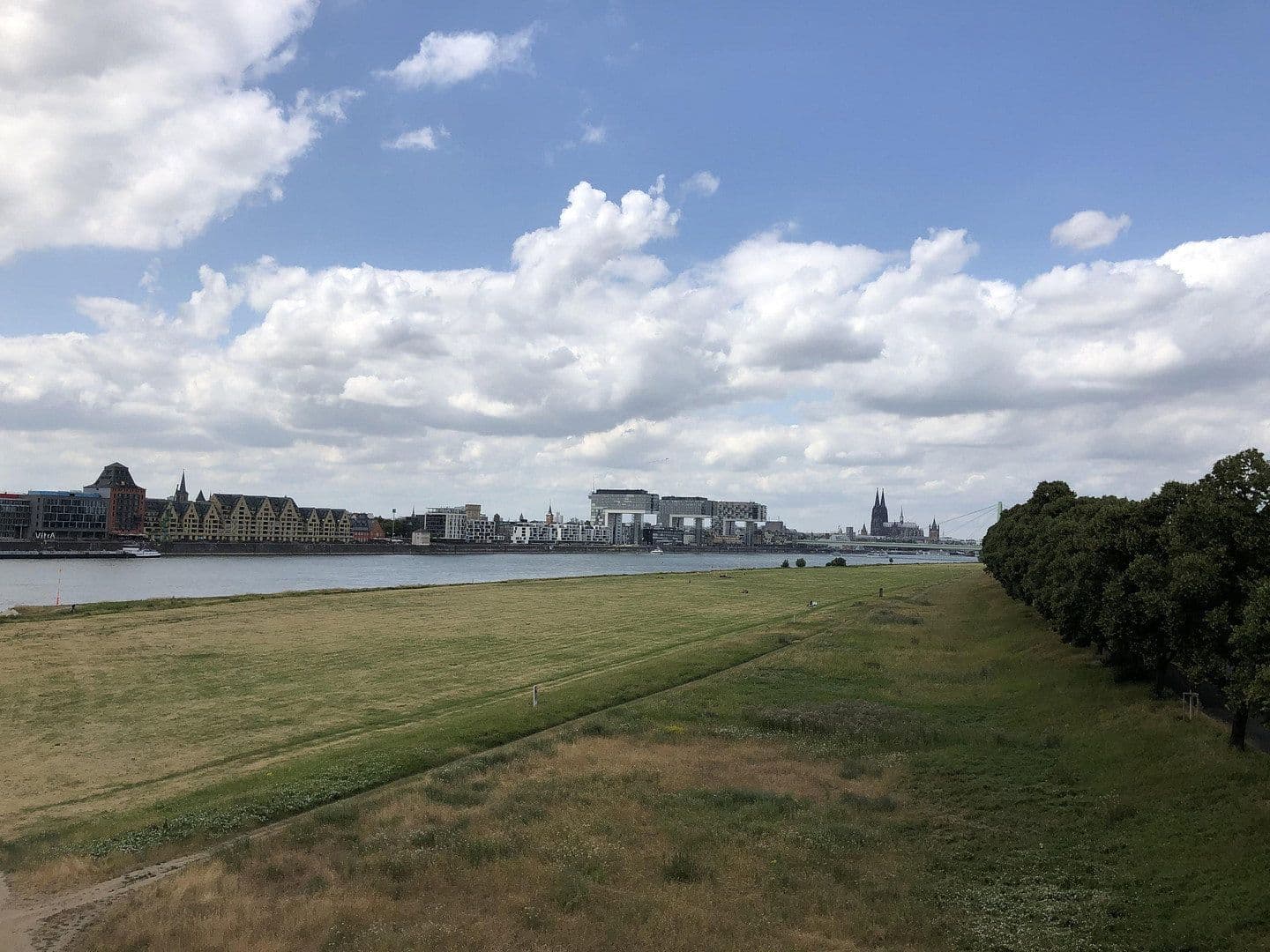Prodej domu 670 m², pozemek 1.041 m², Köln, Severní Porýní-Vestfálsko Prodej domu 670 m², pozemek 1.041 m², Köln, Severní Porýní-Vestfálsko