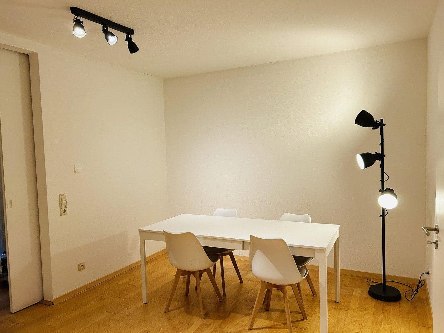 Pronájem bytu 35 m², Gütersloh, Severní Porýní-Vestfálsko Pronájem bytu 35 m², Gütersloh, Severní Porýní-Vestfálsko