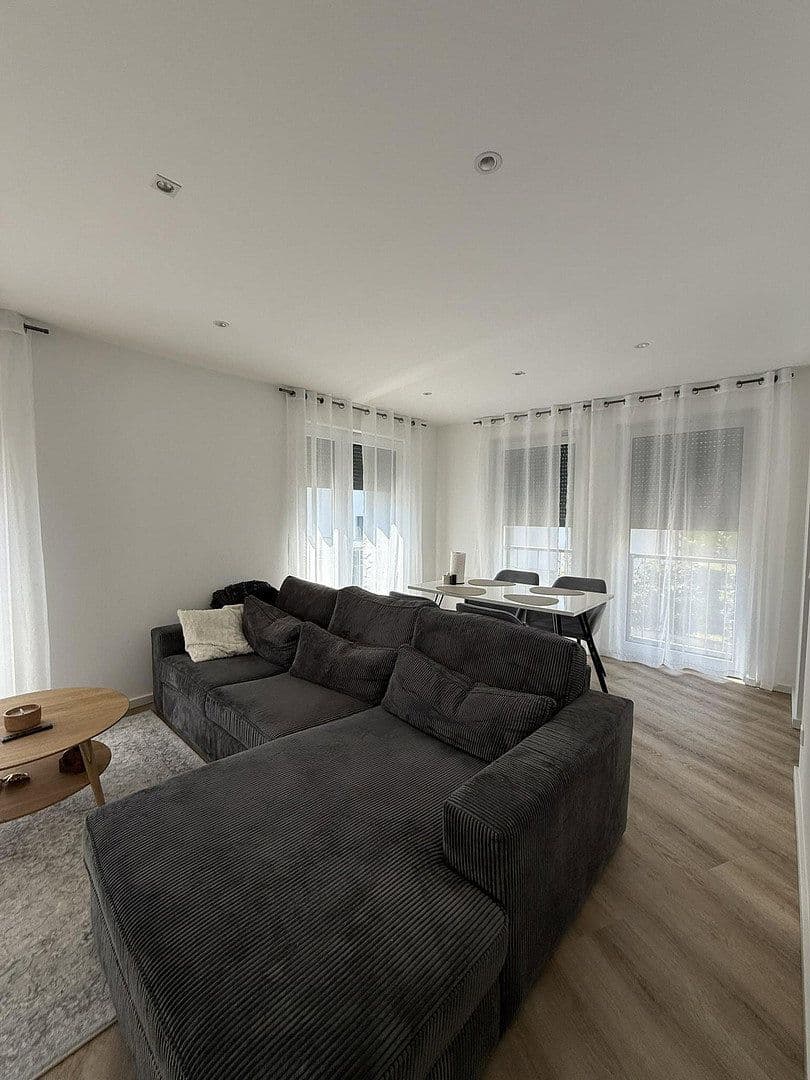 Pronájem bytu 3+1 88 m², Jahnstraße 47, Rosbach v. d. Höhe, Hessen Pronájem bytu 3+1 88 m², Jahnstraße 47, Rosbach v. d. Höhe, Hessen