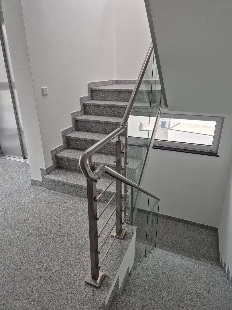Pronájem bytu 3+1 88 m², Jahnstraße 47, Rosbach v. d. Höhe, Hessen Pronájem bytu 3+1 88 m², Jahnstraße 47, Rosbach v. d. Höhe, Hessen