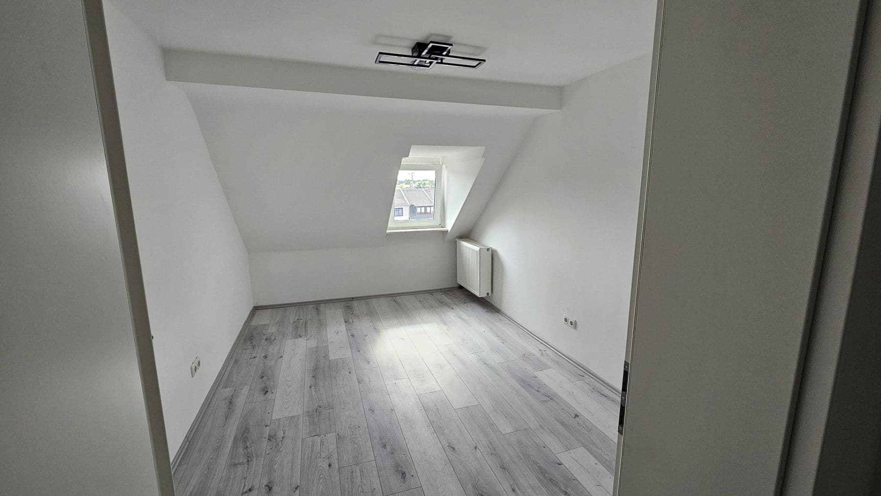 Pronájem bytu 2+1 63 m², Bahnhofstr. 63, Alsdorf, Severní Porýní-Vestfálsko Pronájem bytu 2+1 63 m², Bahnhofstr. 63, Alsdorf, Severní Porýní-Vestfálsko