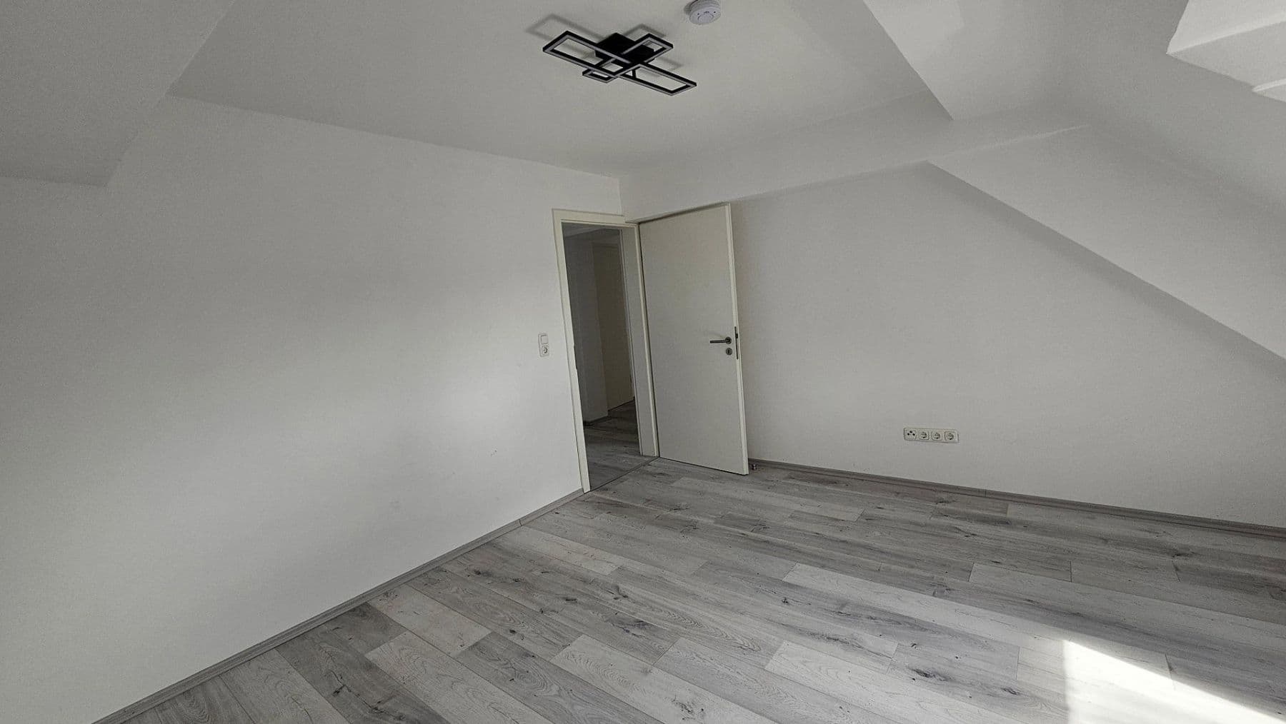 Pronájem bytu 2+1 63 m², Bahnhofstr. 63, Alsdorf, Severní Porýní-Vestfálsko Pronájem bytu 2+1 63 m², Bahnhofstr. 63, Alsdorf, Severní Porýní-Vestfálsko