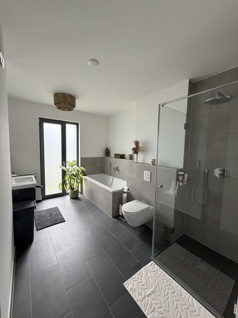 Pronájem bytu 2+1 76 m², Am Klostergarten 12, Köln, Severní Porýní-Vestfálsko Pronájem bytu 2+1 76 m², Am Klostergarten 12, Köln, Severní Porýní-Vestfálsko