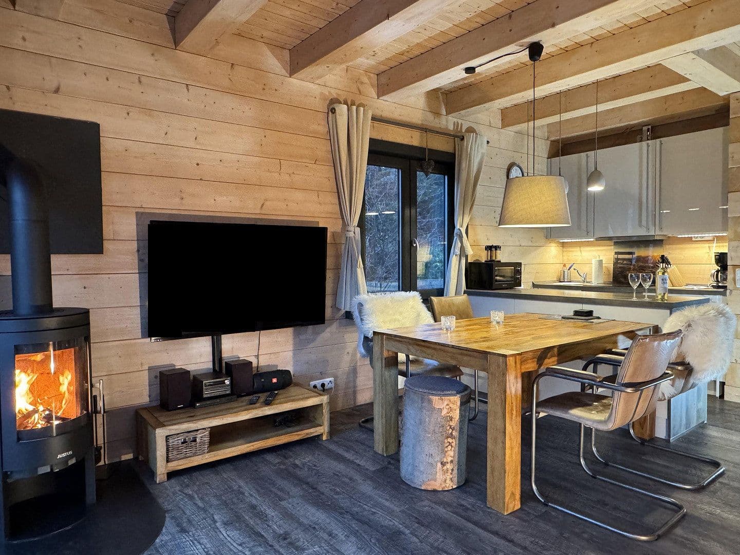 Prodej domu 525 m², pozemek 1.485 m², Goslar, Dolní Sasko Prodej domu 525 m², pozemek 1.485 m², Goslar, Dolní Sasko