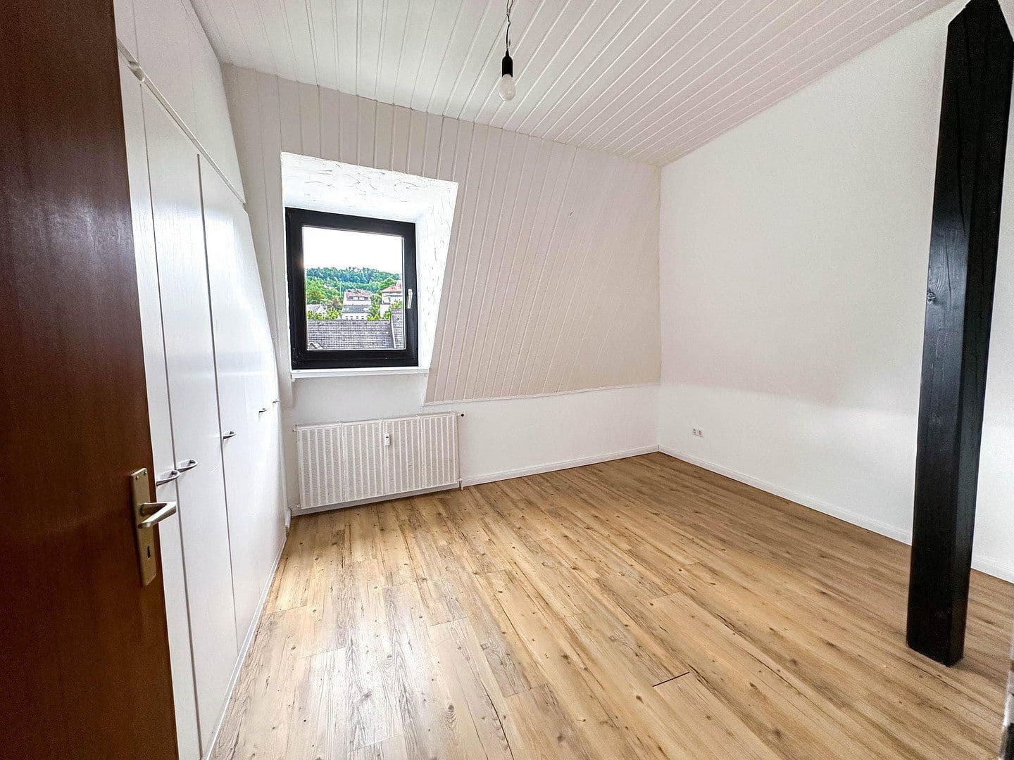Pronájem bytu 3+kk 116 m², Freiheitstr. 18, Hagen Hohenlimburg, Severní Porýní-Vestfálsko Pronájem bytu 3+kk 116 m², Freiheitstr. 18, Hagen Hohenlimburg, Severní Porýní-Vestfálsko