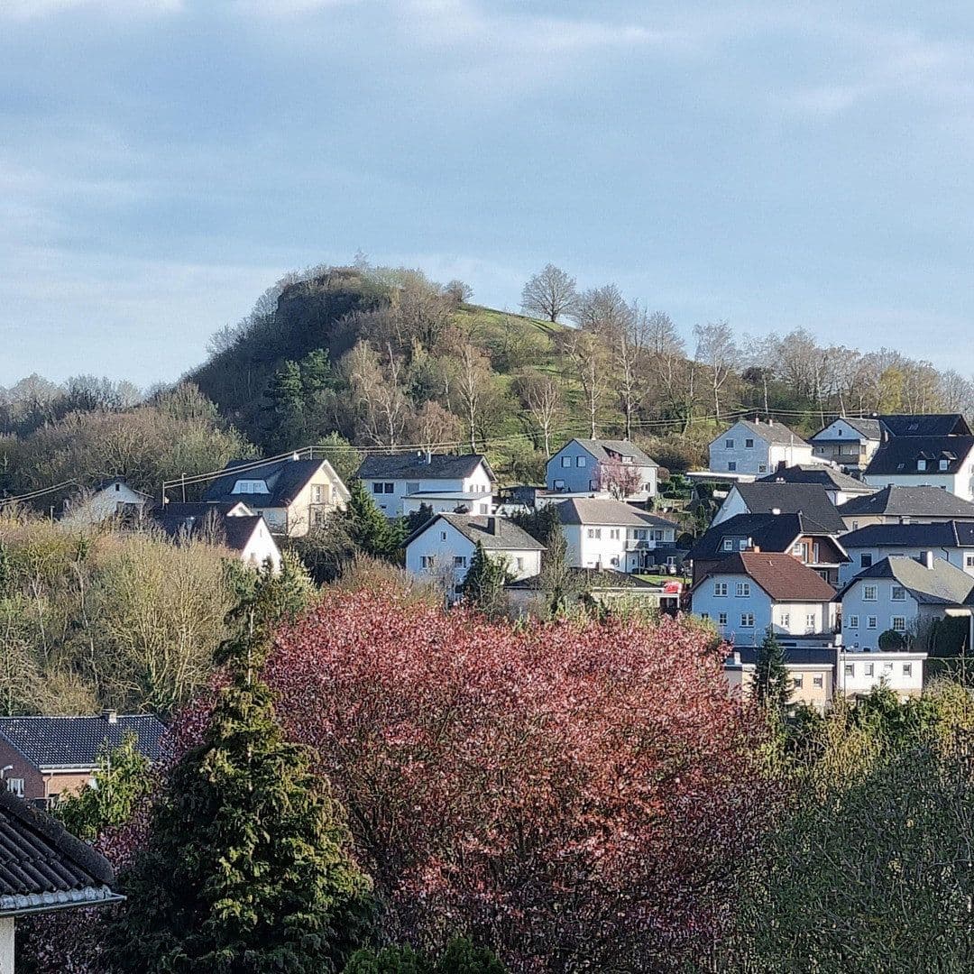 Pronájem bytu 3+1 98 m², Ettringen, Porýní-Falc Pronájem bytu 3+1 98 m², Ettringen, Porýní-Falc