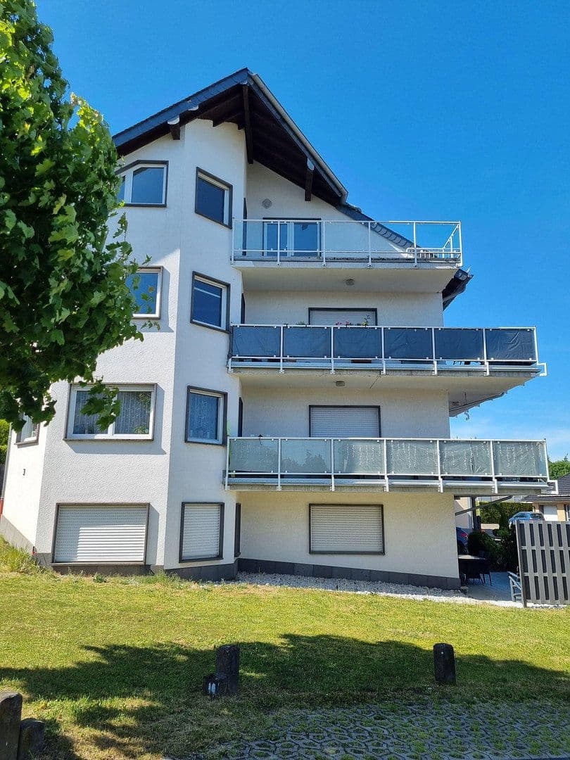 Pronájem bytu 3+1 98 m², Ettringen, Porýní-Falc Pronájem bytu 3+1 98 m², Ettringen, Porýní-Falc