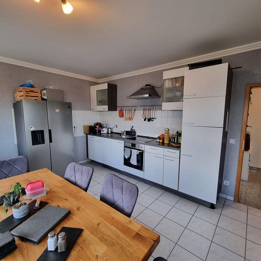 Pronájem bytu 3+1 98 m², Ettringen, Porýní-Falc Pronájem bytu 3+1 98 m², Ettringen, Porýní-Falc