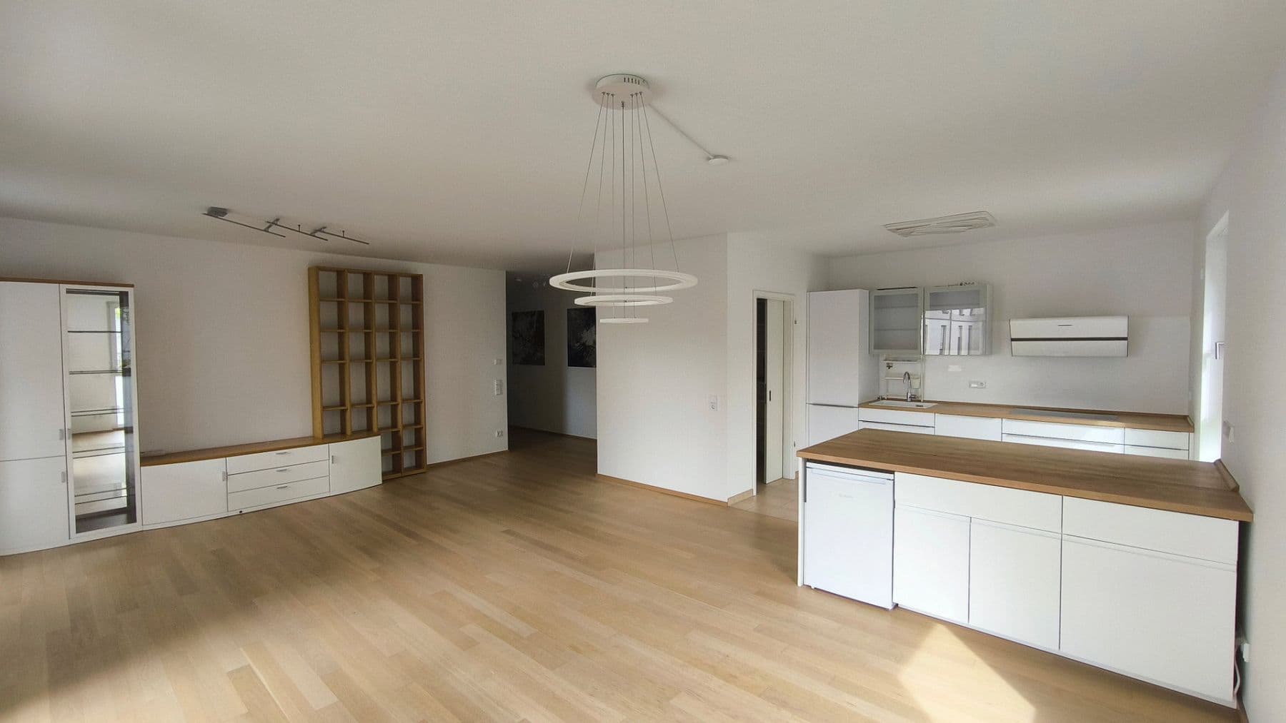 Pronájem bytu 3+1 151 m², Rheinstr. 11, Wiesbaden, Hessen Pronájem bytu 3+1 151 m², Rheinstr. 11, Wiesbaden, Hessen