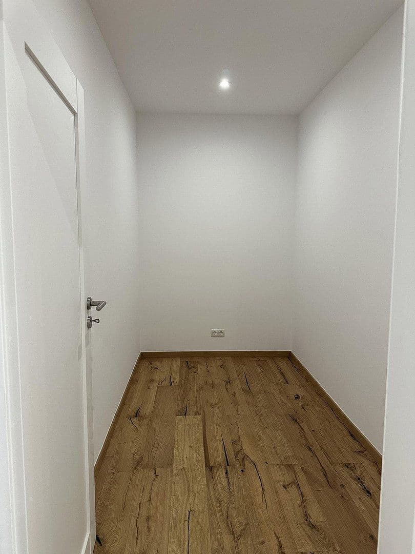 Pronájem bytu 5+1 141 m², Badstr. 131, Egloffstein, Bavorsko Pronájem bytu 5+1 141 m², Badstr. 131, Egloffstein, Bavorsko