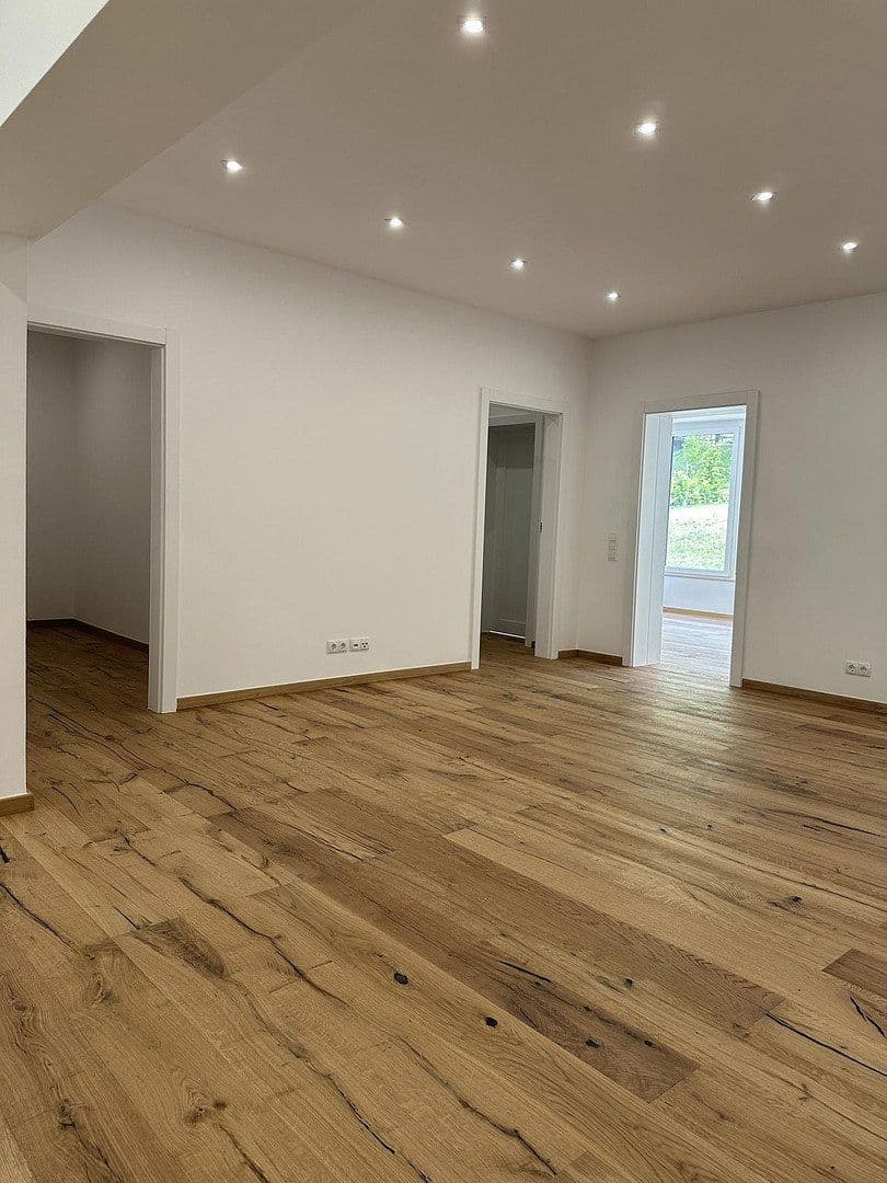 Pronájem bytu 5+1 141 m², Badstr. 131, Egloffstein, Bavorsko Pronájem bytu 5+1 141 m², Badstr. 131, Egloffstein, Bavorsko